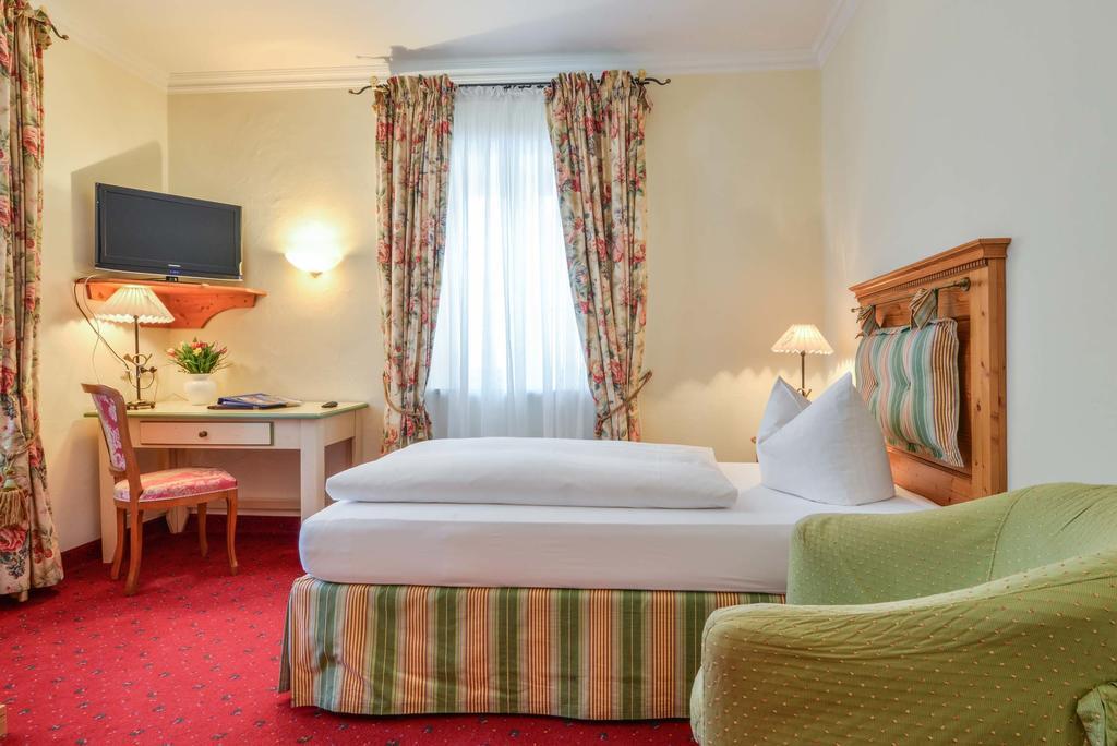 Hotel Post Murnau Мурнау-ам-Штаффельзее Экстерьер фото