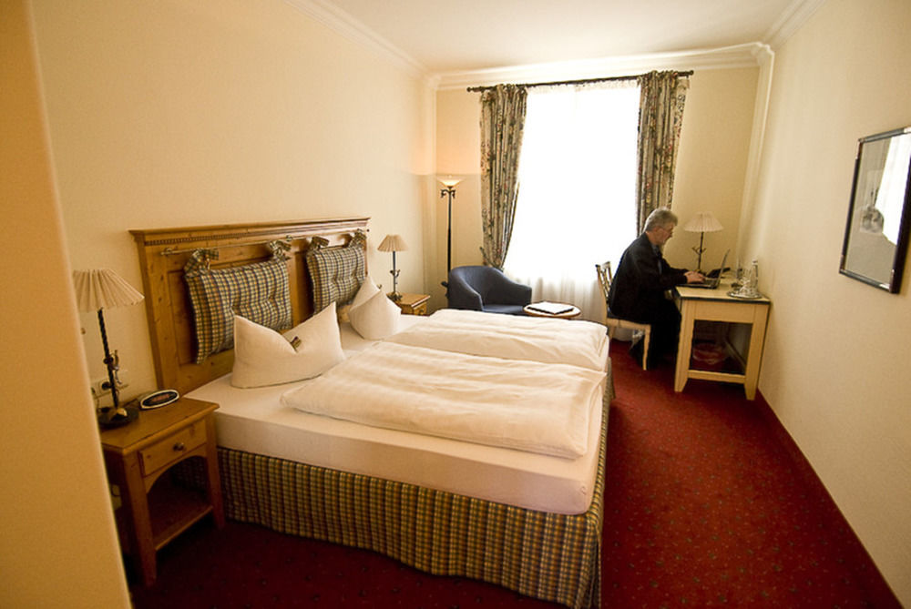 Hotel Post Murnau Мурнау-ам-Штаффельзее Экстерьер фото