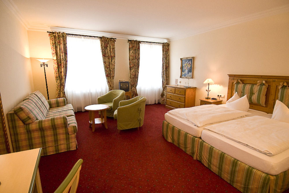 Hotel Post Murnau Мурнау-ам-Штаффельзее Экстерьер фото