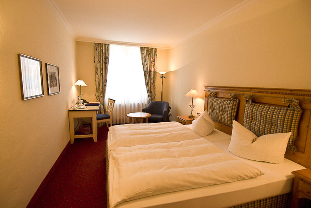 Hotel Post Murnau Мурнау-ам-Штаффельзее Экстерьер фото