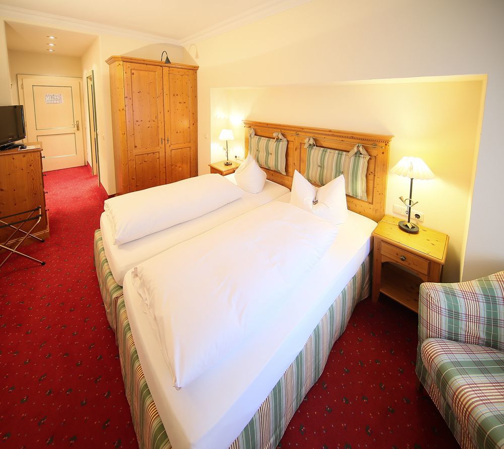 Hotel Post Murnau Мурнау-ам-Штаффельзее Экстерьер фото