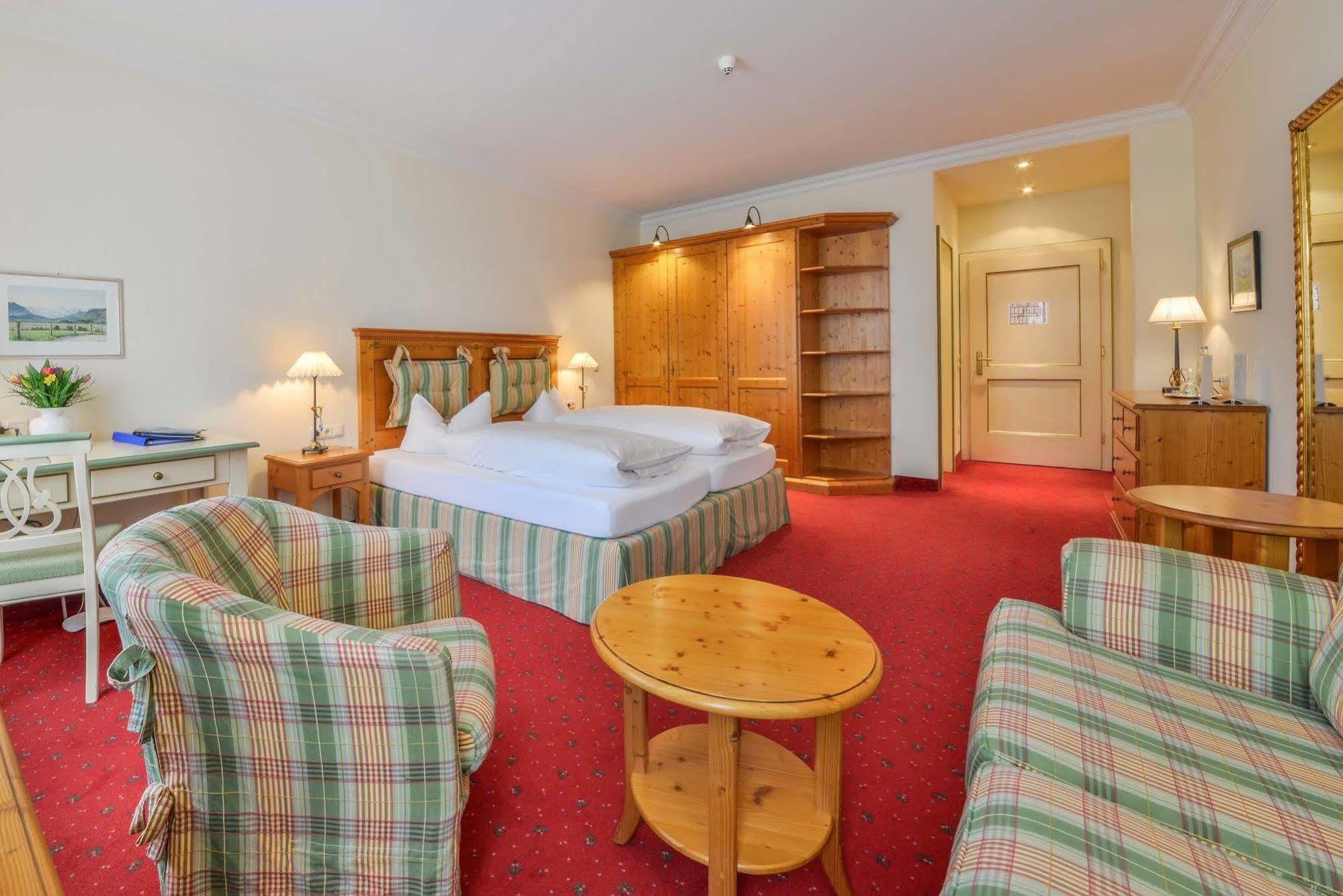 Hotel Post Murnau Мурнау-ам-Штаффельзее Экстерьер фото